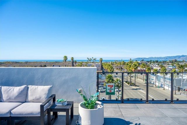 402 W Grand Avenue 301, Grover Beach, CA 93433