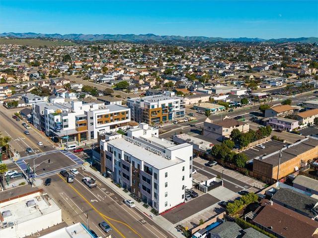 402 W Grand Avenue 301, Grover Beach, CA 93433