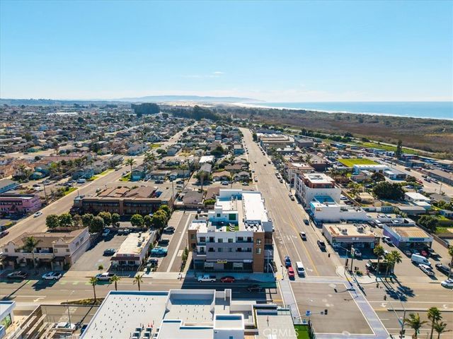 402 W Grand Avenue 301, Grover Beach, CA 93433