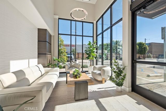 402 W Grand Avenue 301, Grover Beach, CA 93433