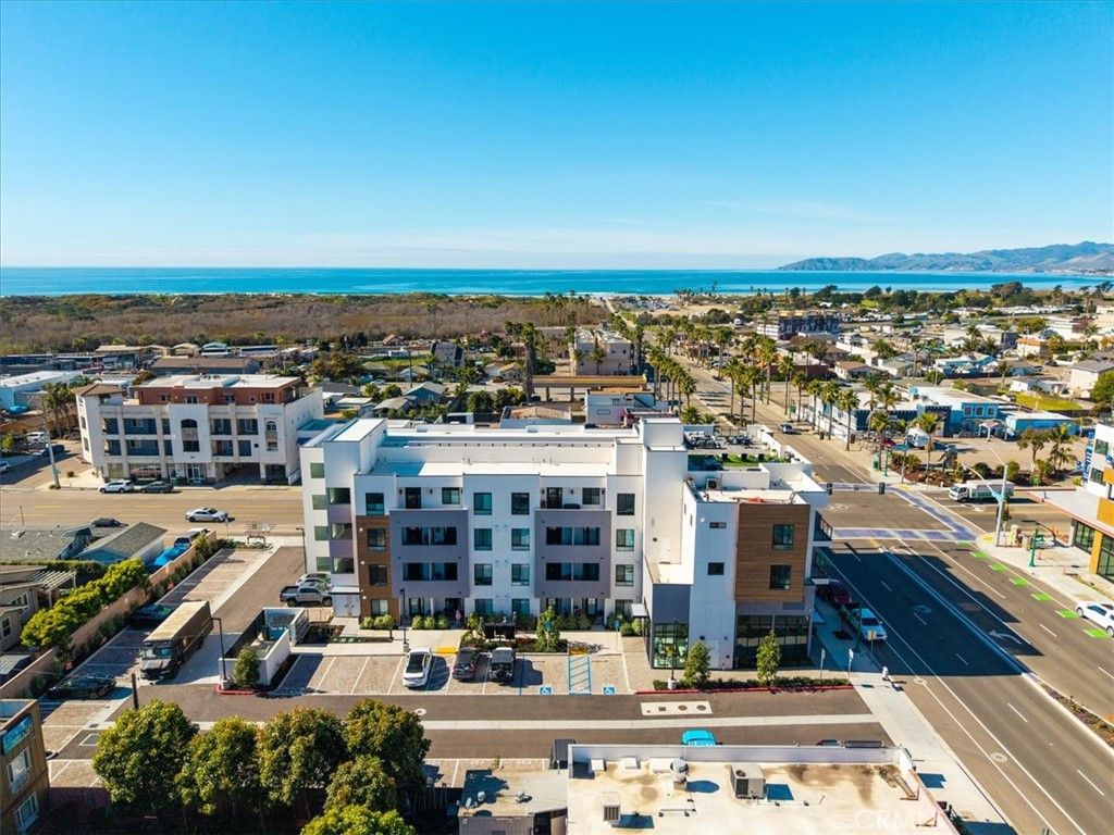 402 W Grand Avenue 301, Grover Beach, CA 93433