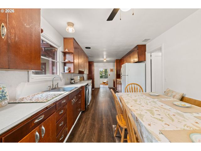 34799 N HONEYMAN Rd, Scappoose, OR 97056