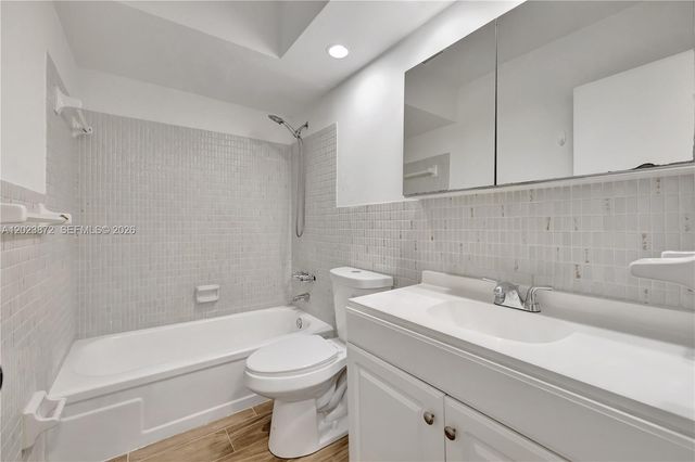 1939 Jefferson St 103, Hollywood, FL 33020