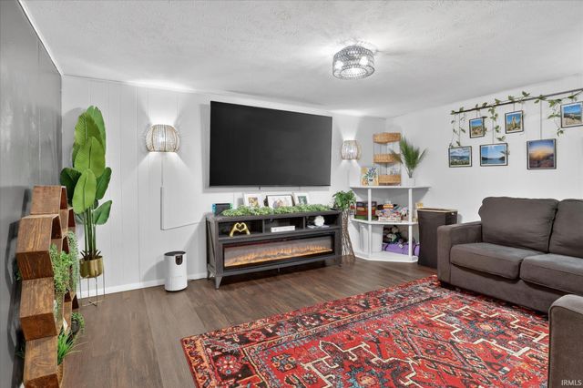 1301 S 13th Street, Goshen, IN 46526