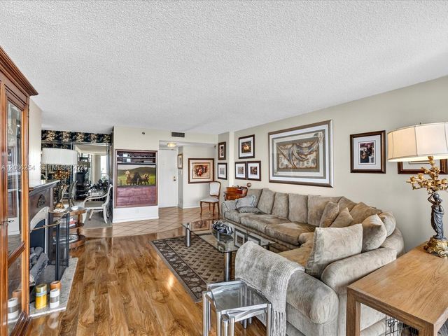 4000 Towerside Terrace 1407, Miami, FL 33138
