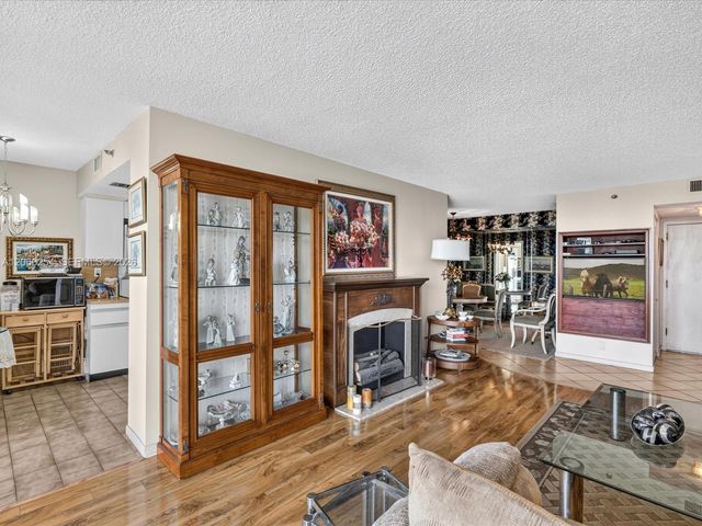 4000 Towerside Terrace 1407, Miami, FL 33138