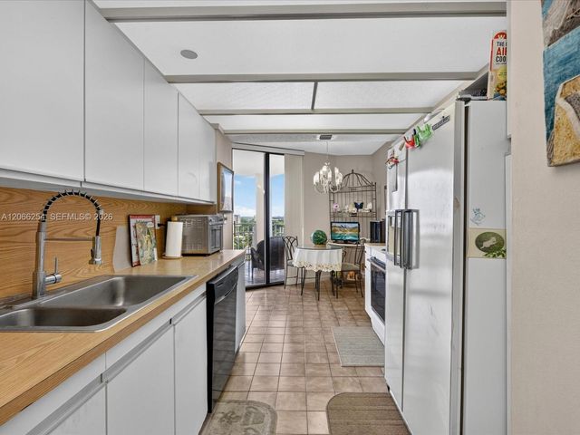 4000 Towerside Terrace 1407, Miami, FL 33138