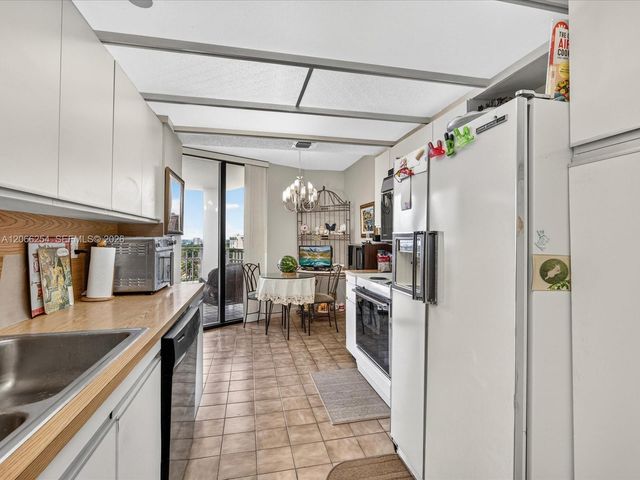 4000 Towerside Terrace 1407, Miami, FL 33138