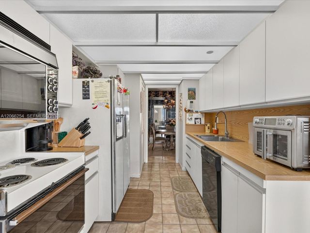 4000 Towerside Terrace 1407, Miami, FL 33138