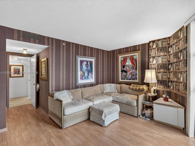 4000 Towerside Terrace 1407, Miami, FL 33138
