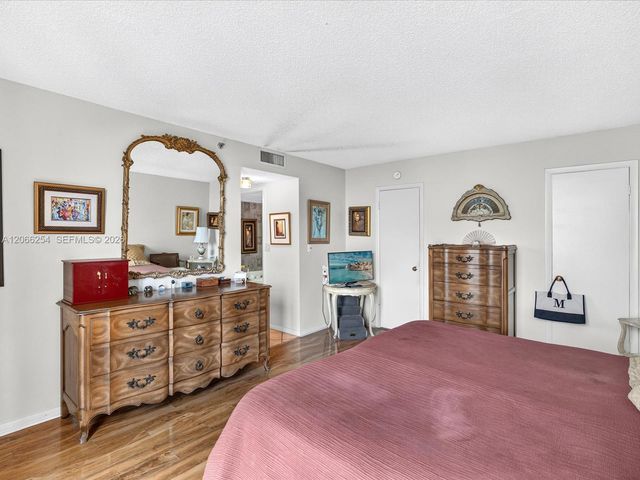 4000 Towerside Terrace 1407, Miami, FL 33138