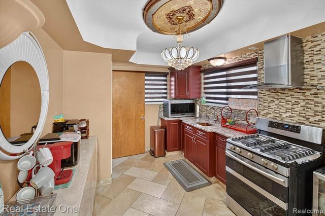 5001 Reuter Street, Dearborn, MI 48126