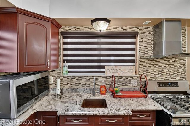 5001 Reuter Street, Dearborn, MI 48126