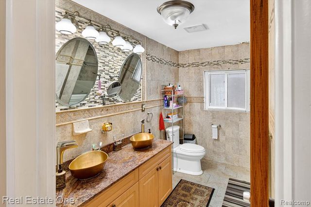 5001 Reuter Street, Dearborn, MI 48126