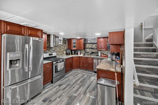 5001 Reuter Street, Dearborn, MI 48126