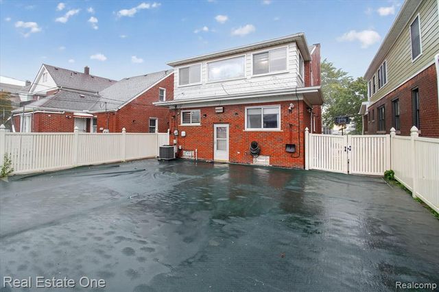 5001 Reuter Street, Dearborn, MI 48126