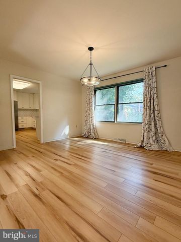 6660 HORSESHOE DR, La Plata, MD 20646