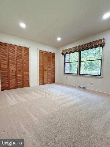 6660 HORSESHOE DR, La Plata, MD 20646