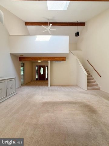 6660 HORSESHOE DR, La Plata, MD 20646