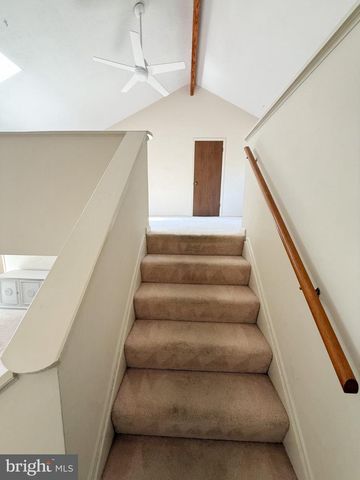 6660 HORSESHOE DR, La Plata, MD 20646