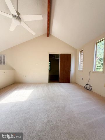 6660 HORSESHOE DR, La Plata, MD 20646