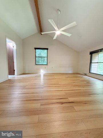 6660 HORSESHOE DR, La Plata, MD 20646