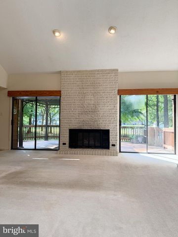 6660 HORSESHOE DR, La Plata, MD 20646
