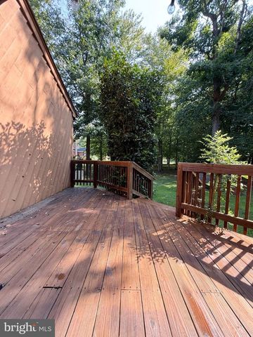 6660 HORSESHOE DR, La Plata, MD 20646