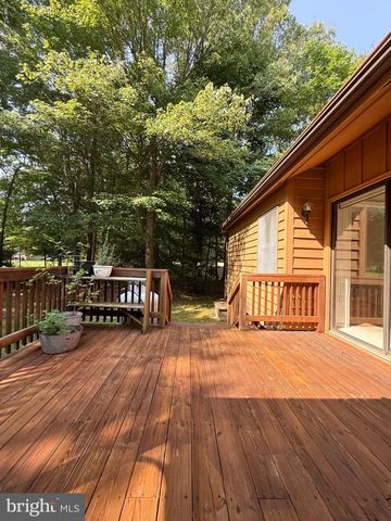 6660 HORSESHOE DR, La Plata, MD 20646