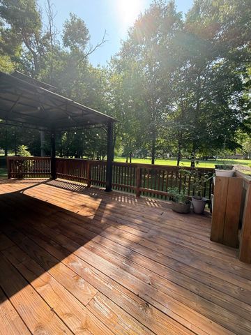 6660 HORSESHOE DR, La Plata, MD 20646