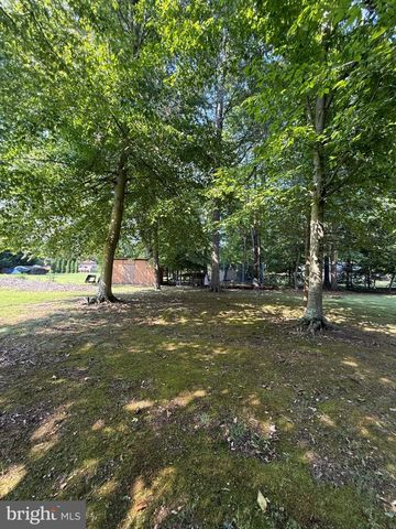 6660 HORSESHOE DR, La Plata, MD 20646