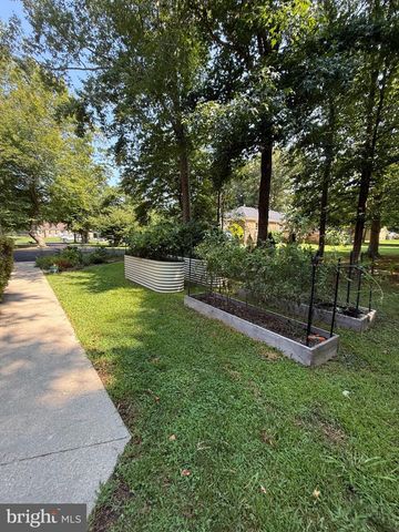 6660 HORSESHOE DR, La Plata, MD 20646