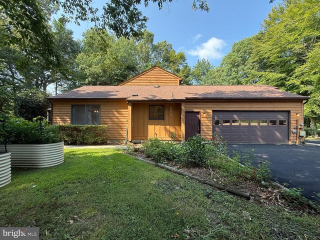 6660 HORSESHOE DR, La Plata, MD 20646