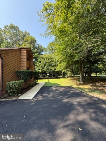 6660 HORSESHOE DR, La Plata, MD 20646
