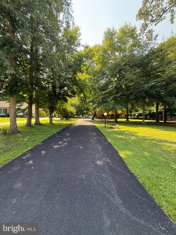 6660 HORSESHOE DR, La Plata, MD 20646