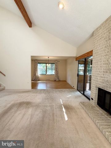 6660 HORSESHOE DR, La Plata, MD 20646
