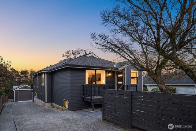 12012 North Park Avenue N, Seattle, WA 98133