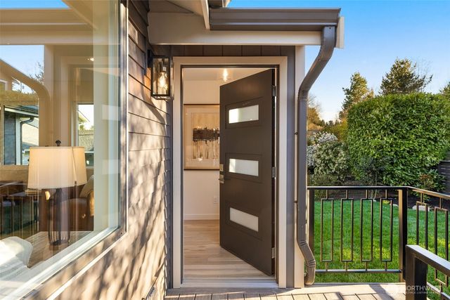 12012 North Park Avenue N, Seattle, WA 98133