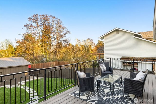 12012 North Park Avenue N, Seattle, WA 98133