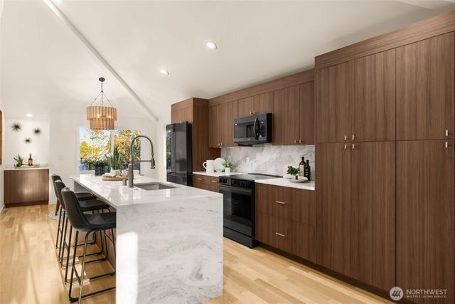 12012 North Park Avenue N, Seattle, WA 98133