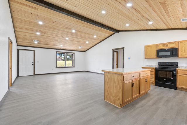 642 School, Rose Bud, AR 72137