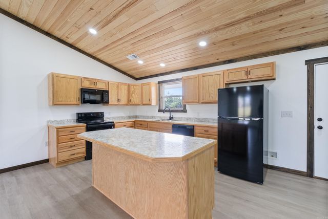 642 School, Rose Bud, AR 72137