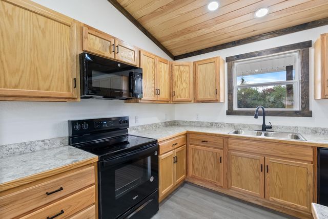 642 School, Rose Bud, AR 72137