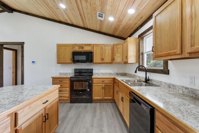 642 School, Rose Bud, AR 72137