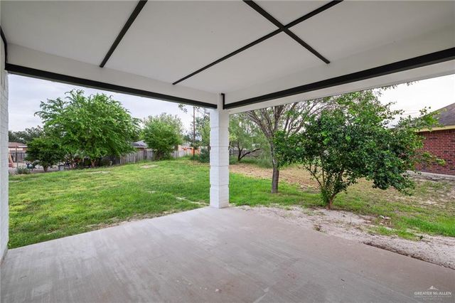 322 E Adams Avenue, Alton, TX 78573
