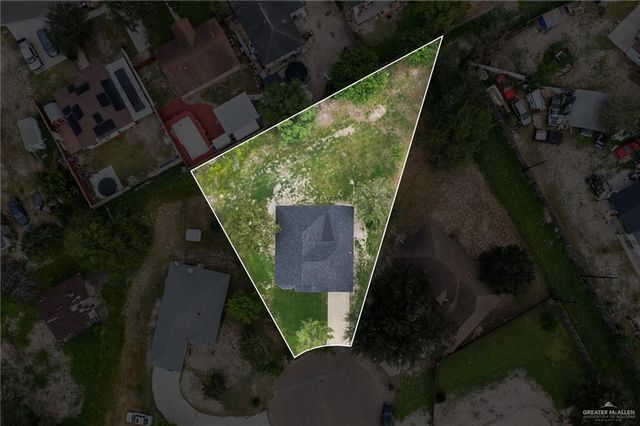 322 E Adams Avenue, Alton, TX 78573