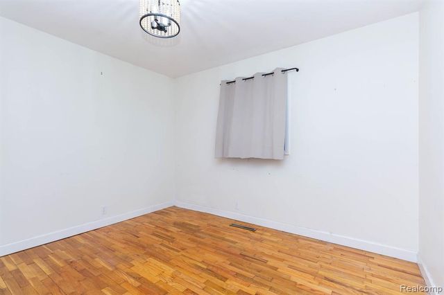 5194 Heath Avenue, Clarkston, MI 48346