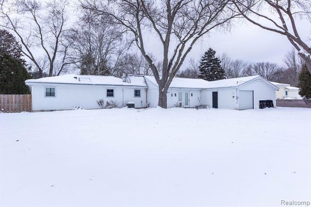 5194 Heath Avenue, Clarkston, MI 48346
