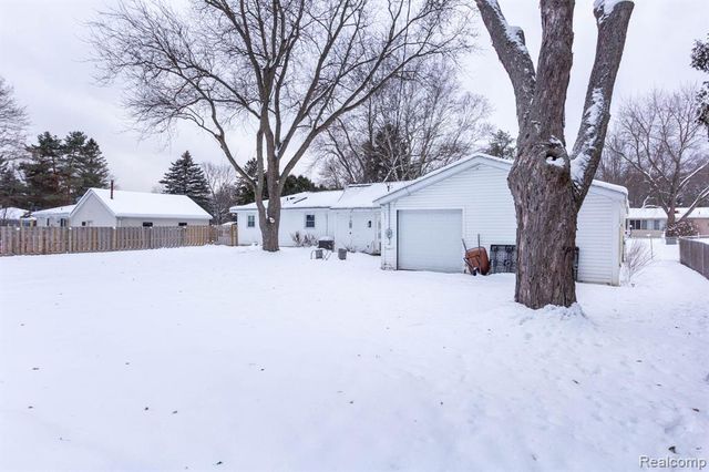 5194 Heath Avenue, Clarkston, MI 48346