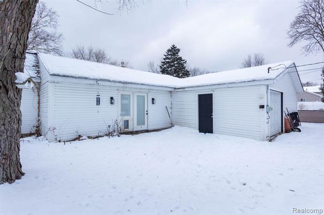 5194 Heath Avenue, Clarkston, MI 48346